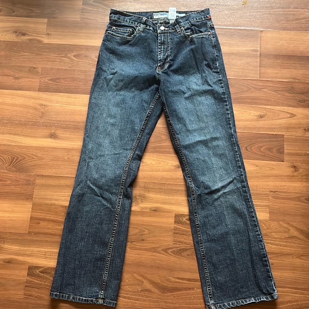 Old Navy Woman’s Jeans Bootcut Stretchy Size 28 or 8 short